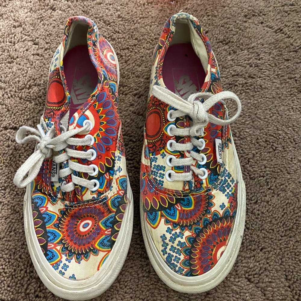 Women’s Size 5 Vans